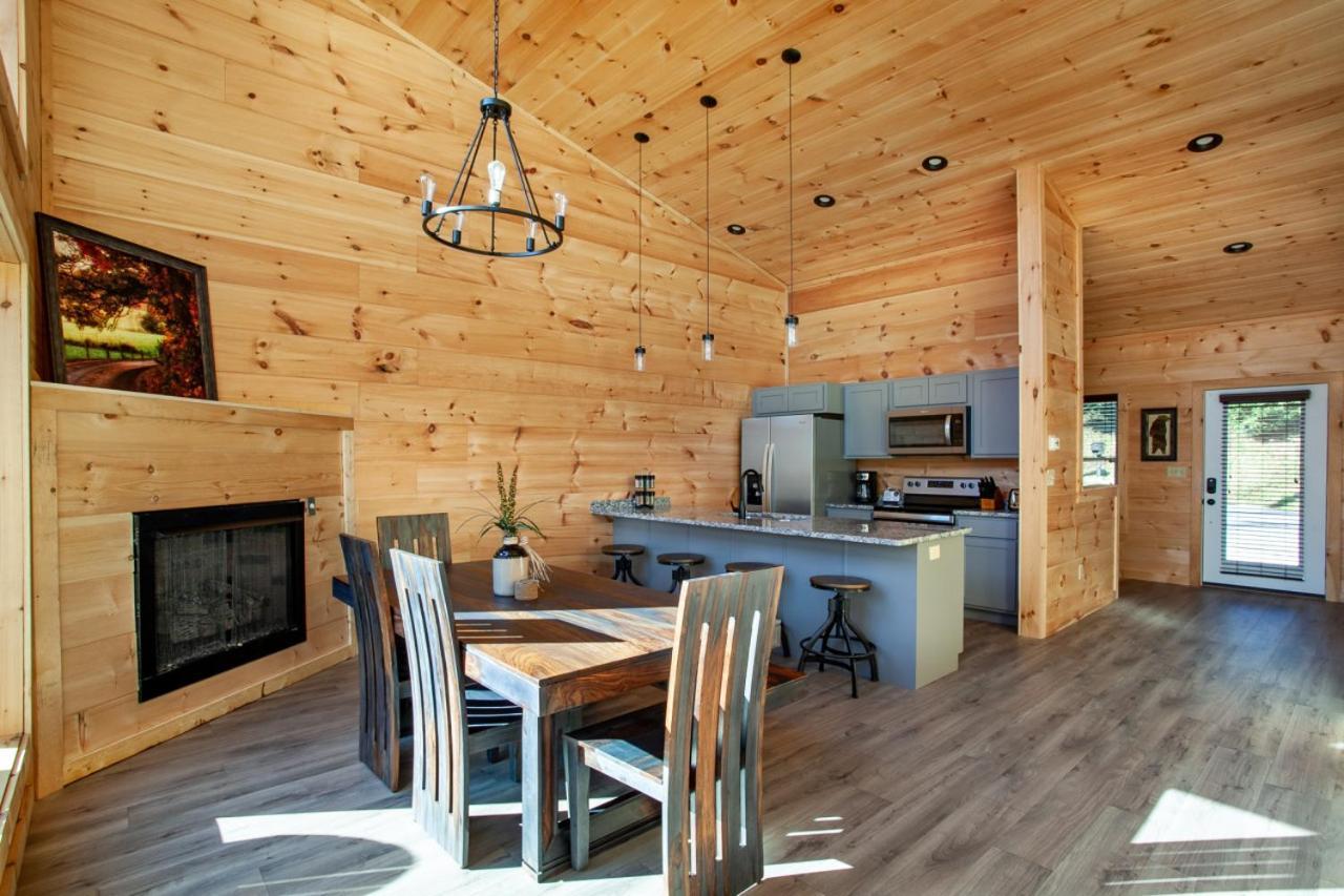 Brand New Build Cozy Cottage With Mountain View Gatlinburg Exterior photo