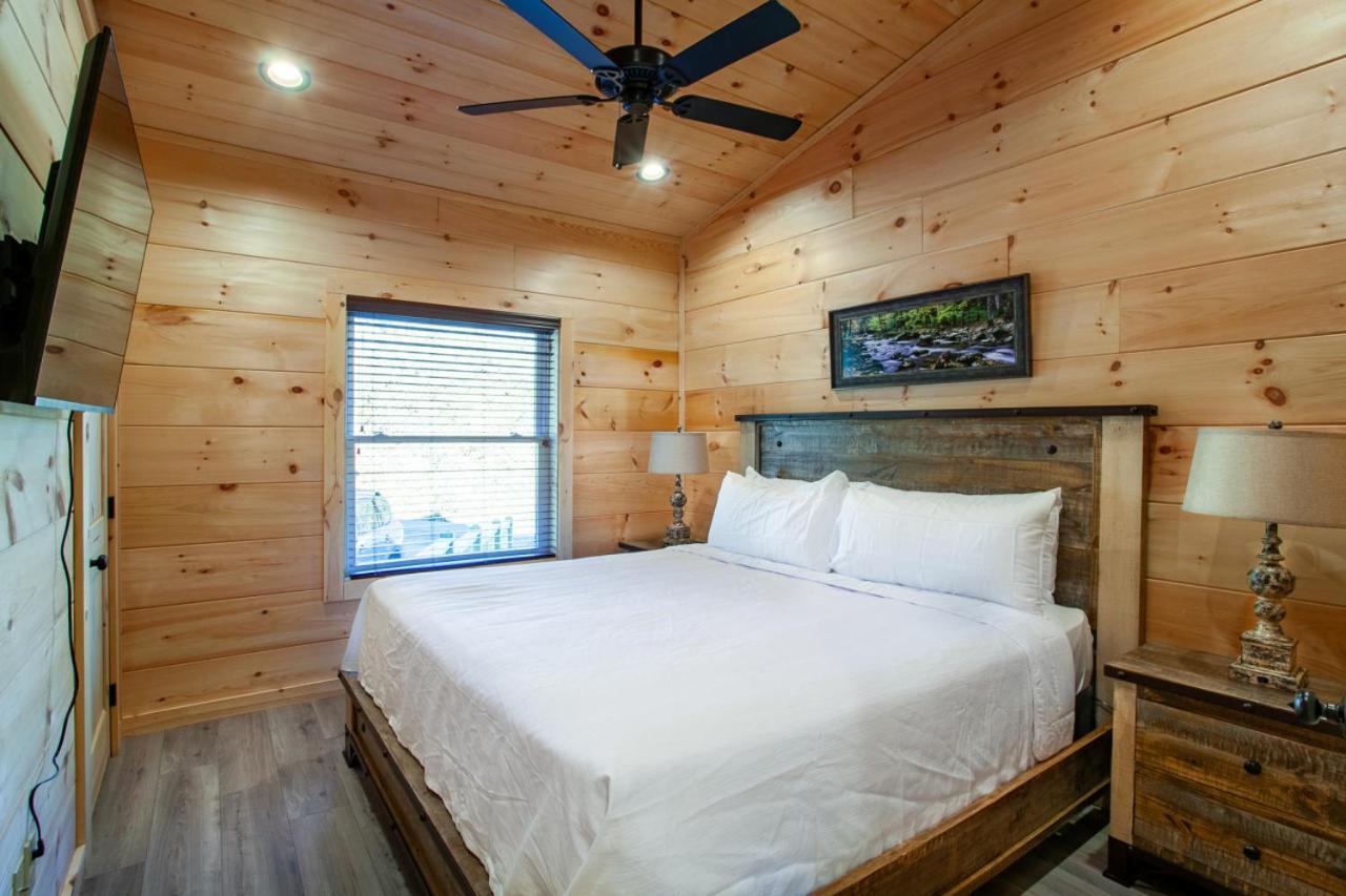Brand New Build Cozy Cottage With Mountain View Gatlinburg Exterior photo